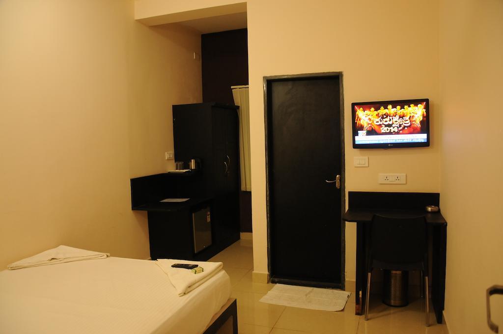 Hotel Sri Krishna Residency Udupi Oda fotoğraf
